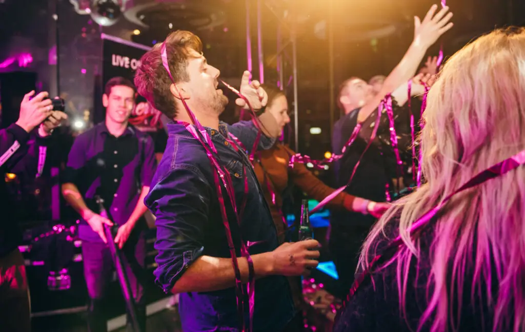 confetti in de zaal